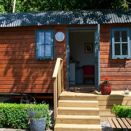 Hawthorn Hut Kilkenny Glamping At Jenkinstown House Hotel Jenkinstown Park Exterior photo