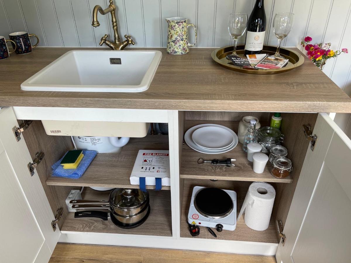 Hawthorn Hut Kilkenny Glamping At Jenkinstown House *