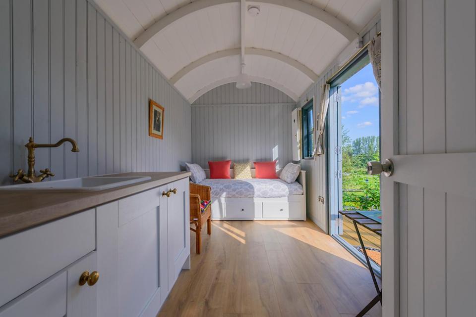Hawthorn Hut Kilkenny Glamping At Jenkinstown House Campsite Jenkinstown Park