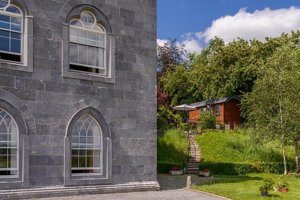 Hawthorn Hut Kilkenny Glamping At Jenkinstown House *